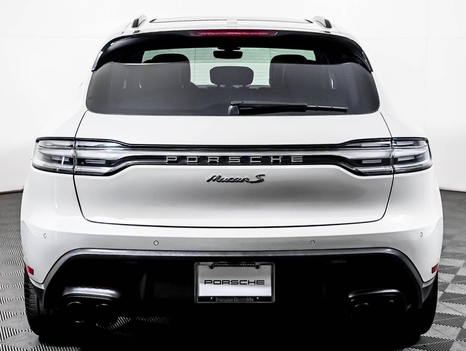 Certified 2023 Porsche Macan S AWD/4WD image 11