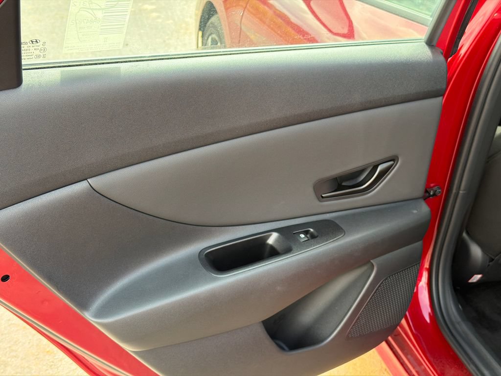 Certified 2025 Hyundai Elantra Sport FWD image 21