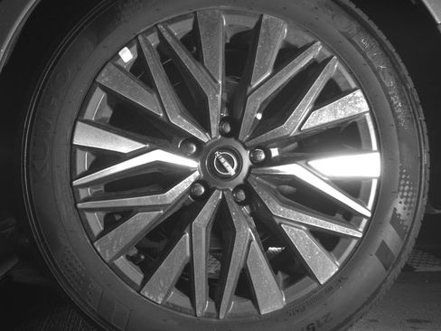Used 2025 Nissan Altima 2.5 SV FWD image 17