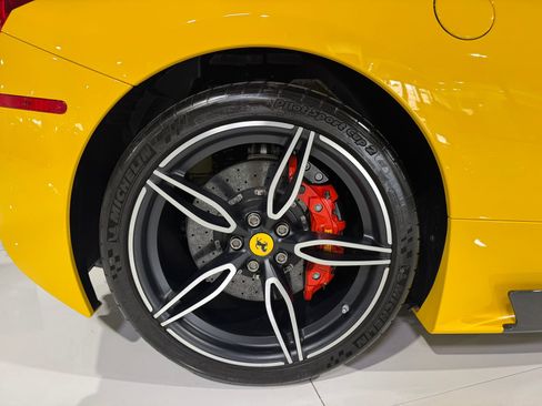 Used 2015 Ferrari 458 Speciale A image 62