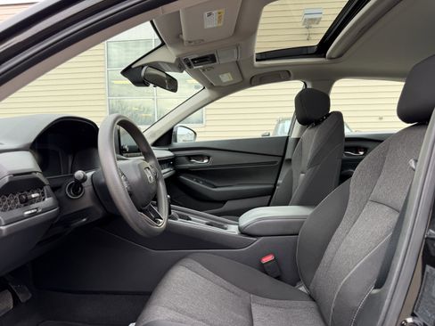 Used 2023 Honda Accord EX image 11