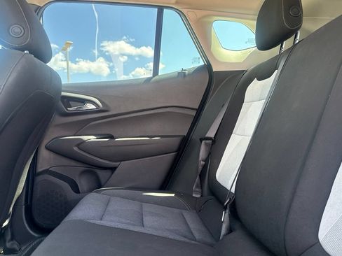 Used 2025 Chevrolet Trax LS FWD image 36
