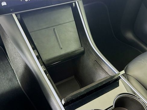 Used 2021 Tesla Model Y Long Range image 16