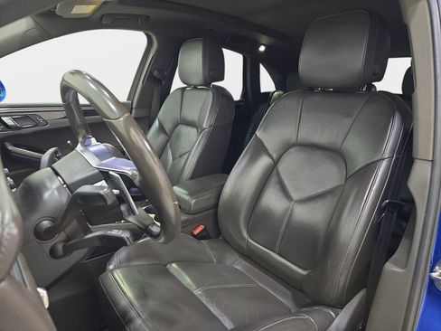 Used 2017 Porsche Macan AWD/4WD image 18