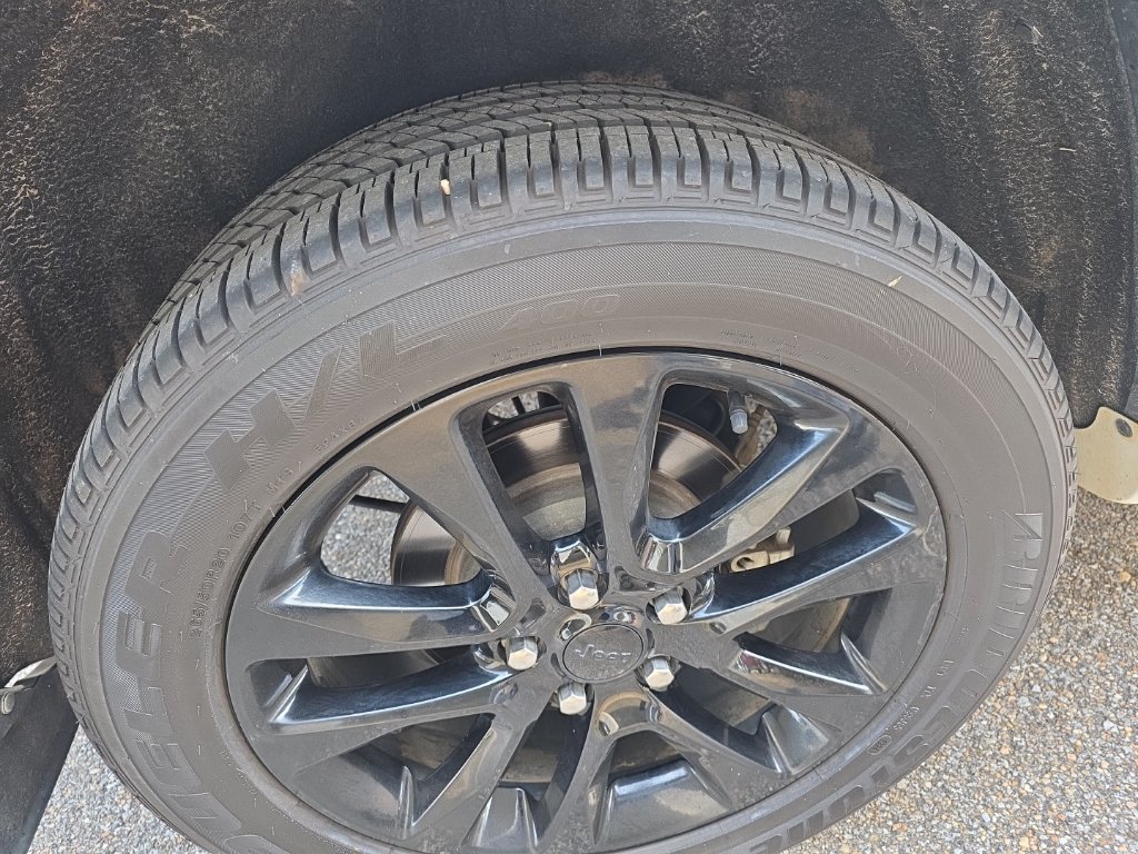 Used 2020 Jeep Grand Cherokee Altitude AWD/4WD image 9