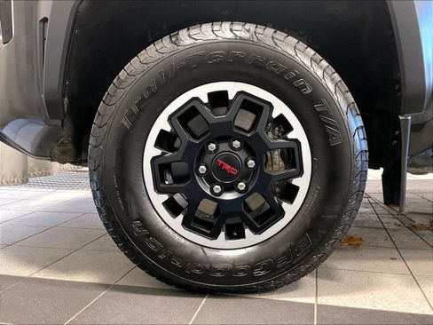 Used 2024 Toyota Tacoma TRD Off-Road image 7
