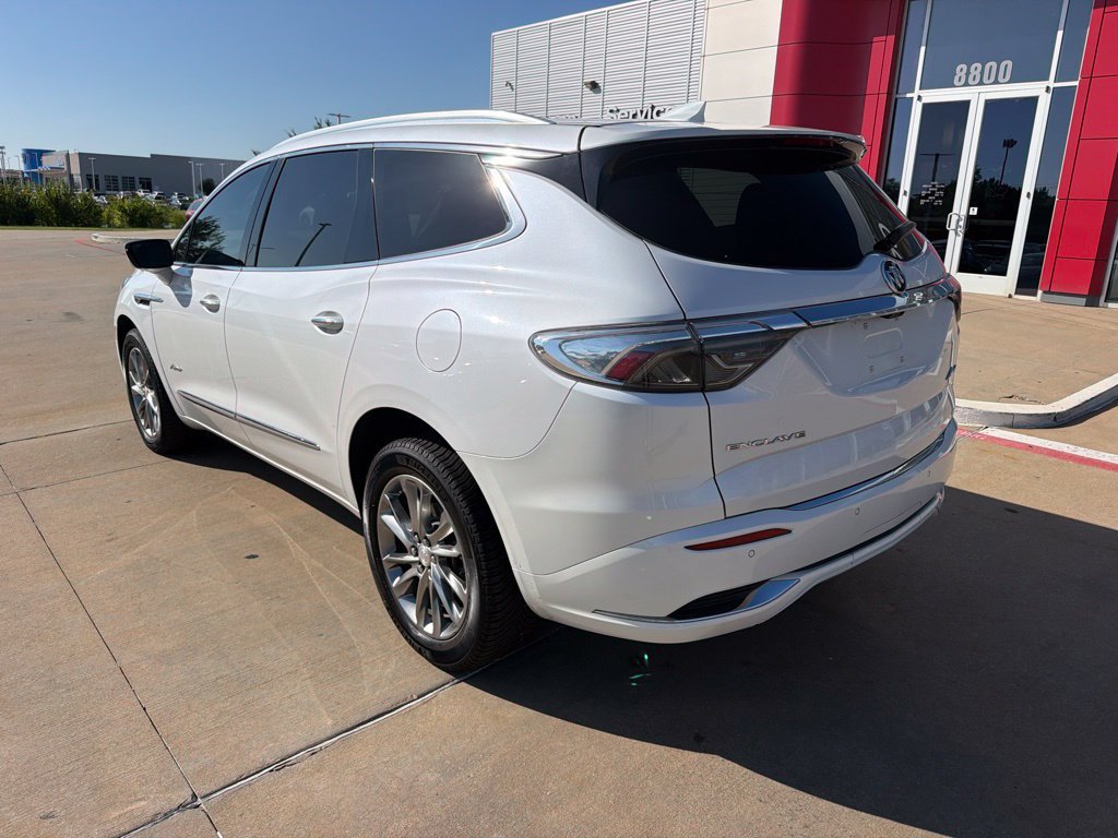 Used 2022 Buick Enclave Avenir w/ Avenir Technology Package FWD image 3