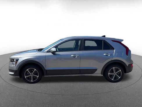Used 2026 Kia Niro LX FWD image 8