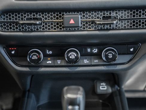Used 2025 Honda HR-V Sport image 20