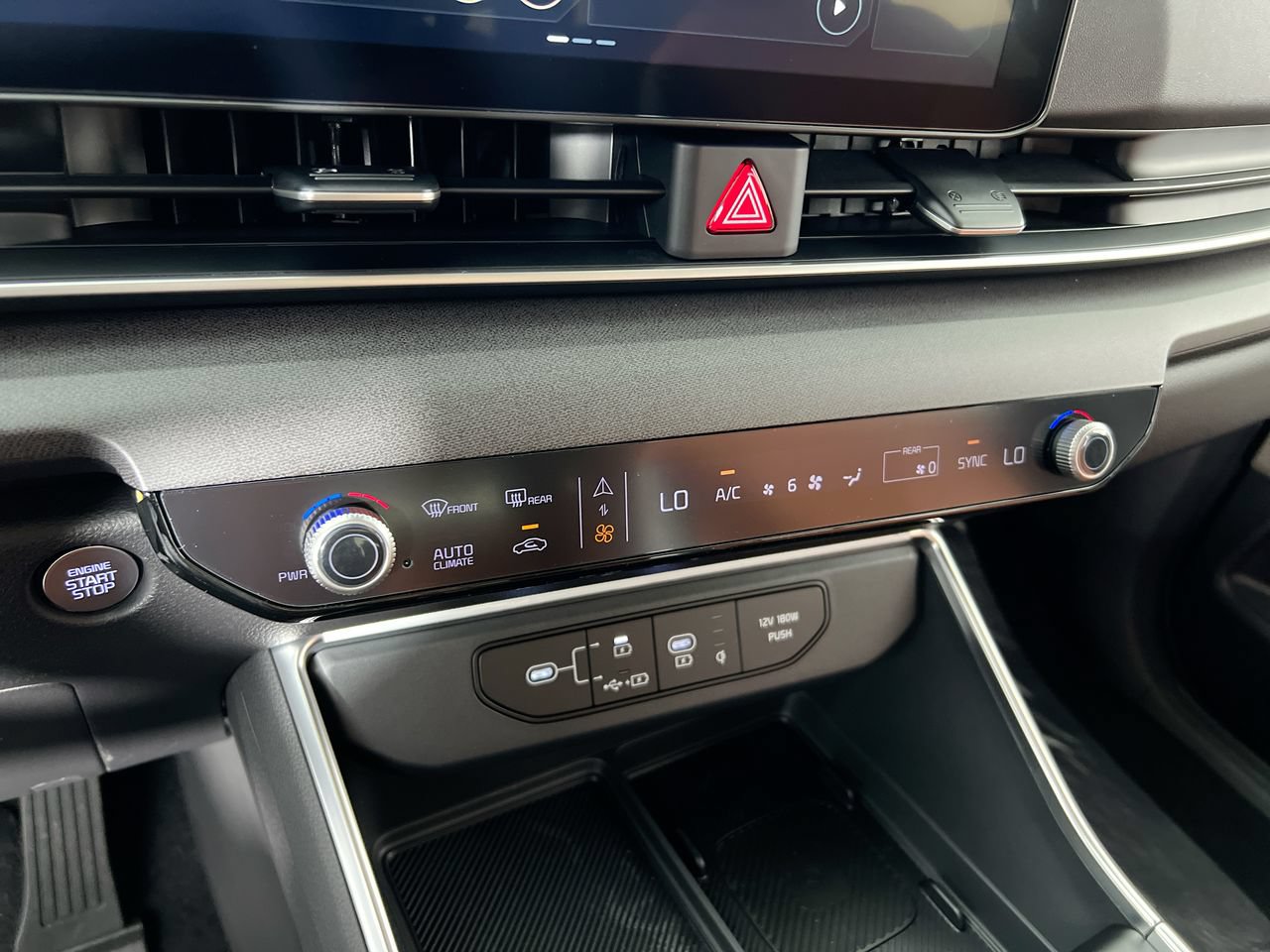 New 2026 Kia Carnival EX FWD image 24