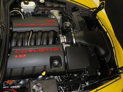 Used 2009 Chevrolet Corvette Coupe w/ Preferred Equipment Group RWD image 5