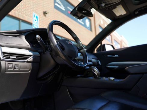 Used 2019 Cadillac XT4 Premium Luxury image 12