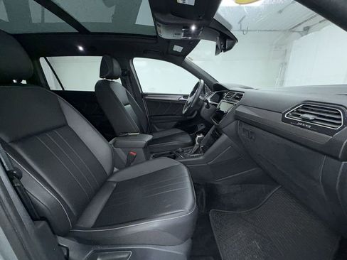 Used 2024 Volkswagen Tiguan SE R-Line image 10