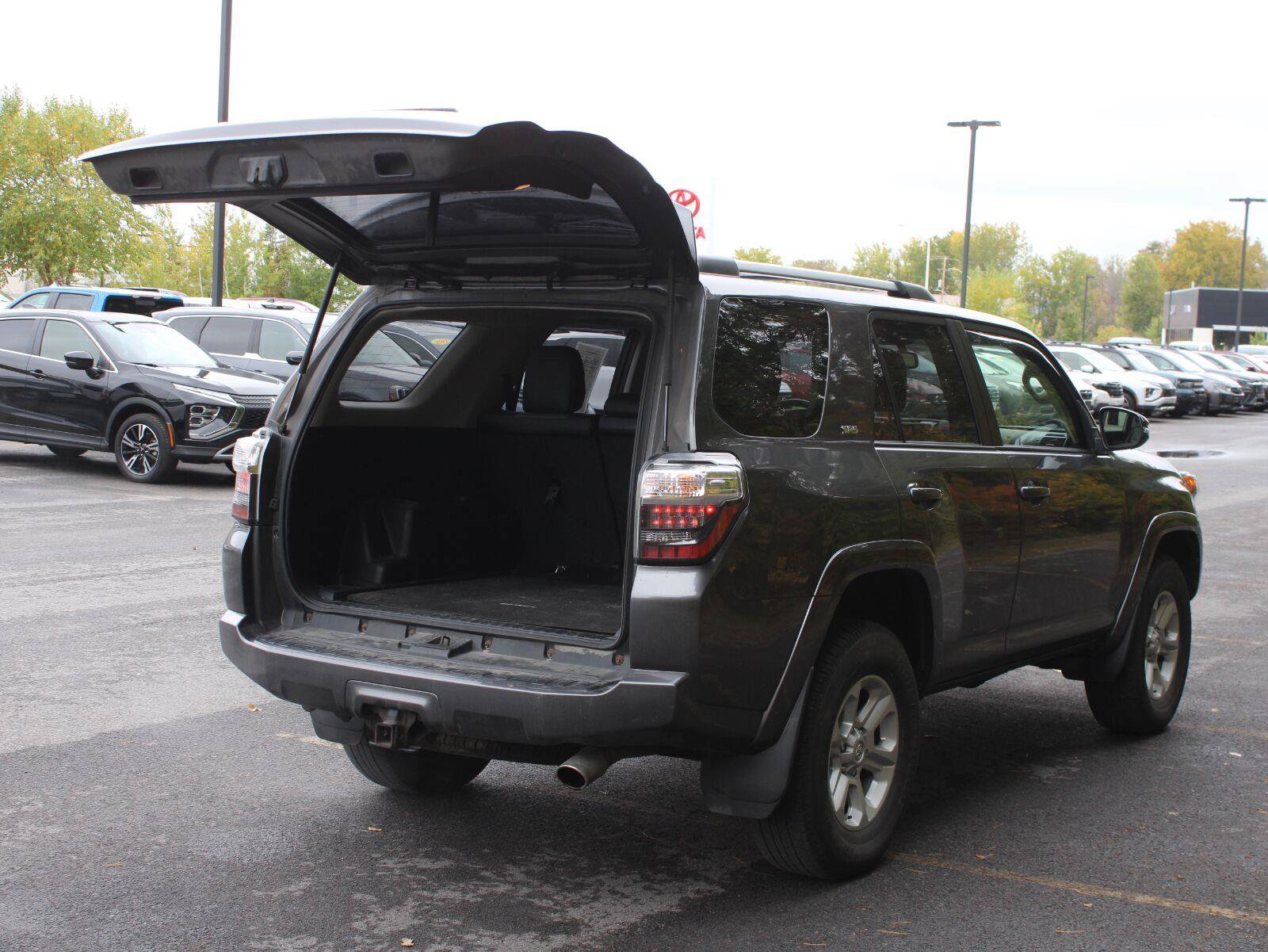 Used 2019 Toyota 4Runner SR5 Premium AWD/4WD image 7