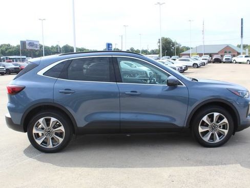 Used 2024 Ford Escape Platinum AWD/4WD image 9