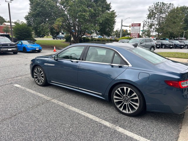 Used 2018 Lincoln Continental Reserve FWD image 2