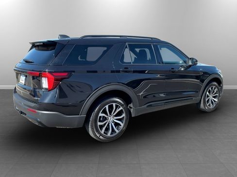 Used 2025 Ford Explorer ST-Line AWD/4WD image 7
