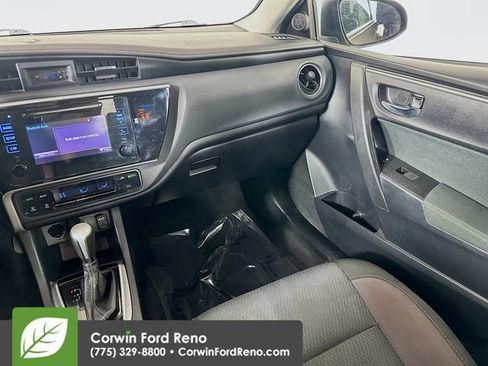 Used 2018 Toyota Corolla LE FWD image 21