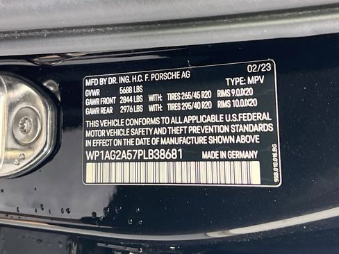Used 2023 Porsche Macan S AWD/4WD image 33