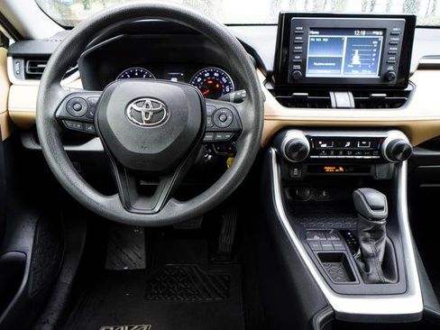 Used 2019 Toyota RAV4 LE image 24