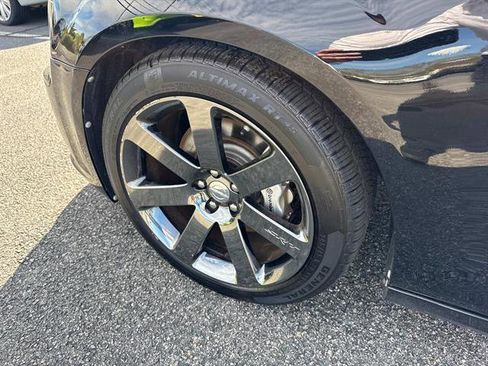 Used 2013 Chrysler 300 SRT8 w/ Harman Kardon Audio Group image 11