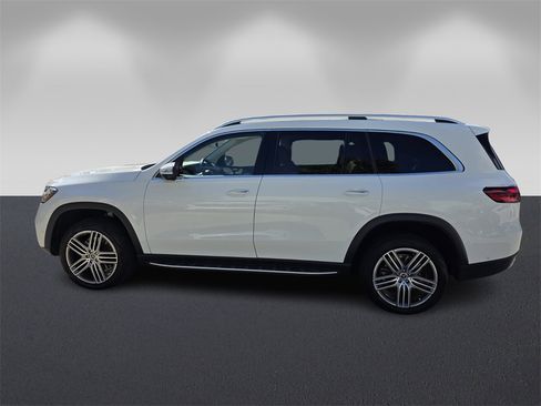 Used 2025 Mercedes-Benz GLS 450 4MATIC image 7