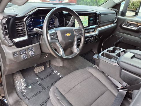 Used 2025 Chevrolet Silverado 2500 LT w/ Convenience Package AWD/4WD image 19