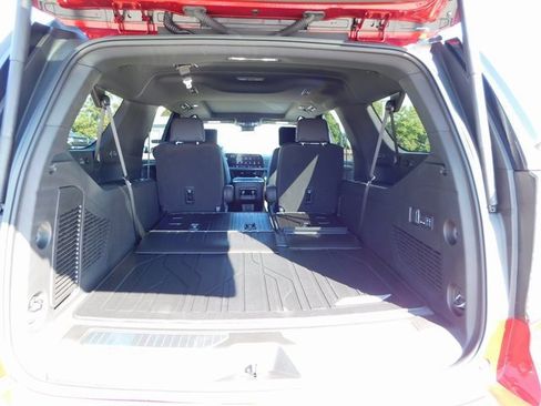 New 2025 Chevrolet Suburban Premier image 30
