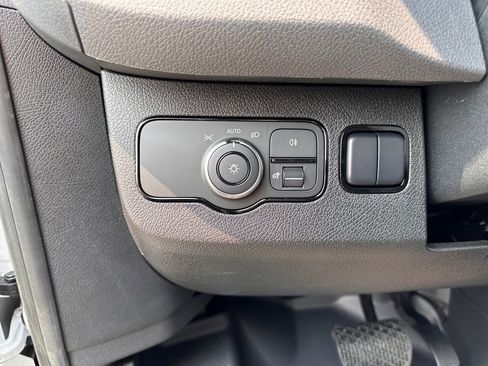 Used 2025 Mercedes-Benz Sprinter 2500 image 11