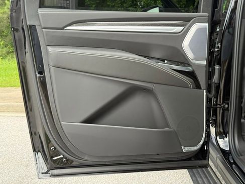 New 2026 Cadillac Escalade ESV V w/ LPO, ONYX Package AWD/4WD image 21