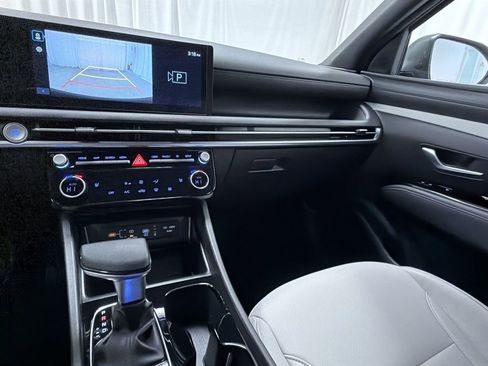 Used 2025 Hyundai Santa Cruz SEL image 8