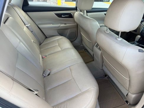 Used 2014 Nissan Altima 2.5 SL w/ Moonroof Package FWD image 11