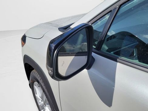 Used 2026 Toyota Corolla Cross LE FWD image 29