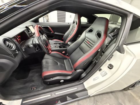 Used 2016 Nissan GT-R Black Edition AWD/4WD image 24