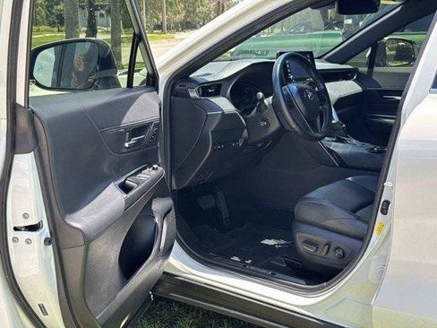 Used 2021 Toyota Venza AWD/4WD image 14