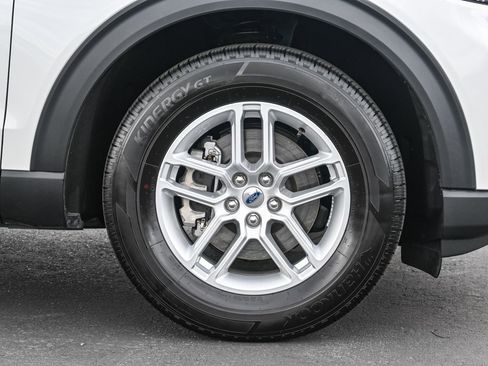 Used 2025 Ford Explorer Active image 10