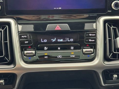Used 2022 Kia Sorento S w/ Panoramic Sunroof Package AWD/4WD image 26