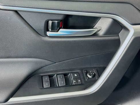 Certified 2025 Toyota RAV4 XLE AWD/4WD image 17
