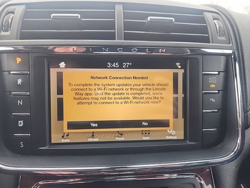 Used 2019 Lincoln Continental Premiere image 19