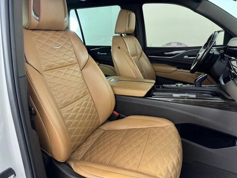 Used 2021 Cadillac Escalade Sport AWD/4WD image 37