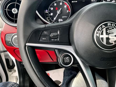 Used 2019 Alfa Romeo Giulia w/ Nero Edizione RWD image 24