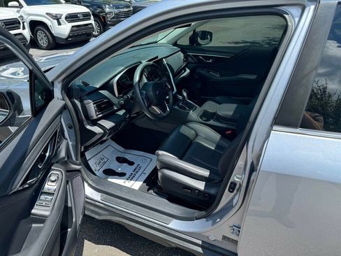 Used 2025 Subaru Outback Limited AWD/4WD image 3