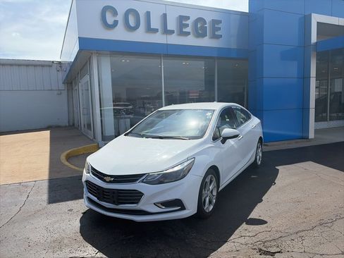 Used 2018 Chevrolet Cruze Premier image 1