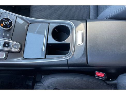 Used 2022 Hyundai Santa Fe SE image 32