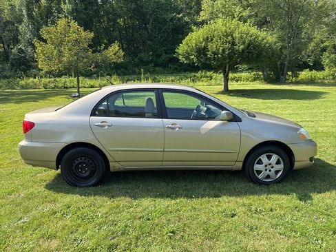 Used 2005 Toyota Corolla LE w/ Audio Value Pkg FWD image 25