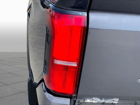 Certified 2025 Toyota Tacoma SR5 AWD/4WD image 28