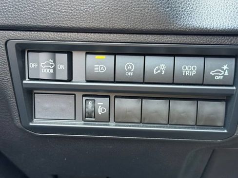 Used 2026 Toyota Tundra SR5 w/ SR5 Convenience Package AWD/4WD image 17