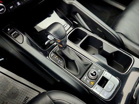 Used 2022 Kia Telluride S image 17