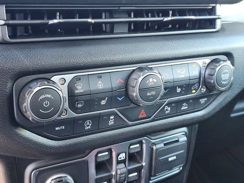 New 2026 Jeep Gladiator Sport AWD/4WD image 21
