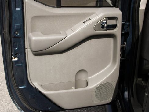 Used 2020 Nissan Frontier SV image 26